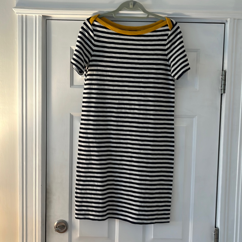 Boden T-Shirt Dress. Navy And White Stripe With Gold Collar.